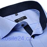 Na obrázku je jedna z nejvíce populárních košile Eterna - modrá košile s kontrastními vnitřním límcem